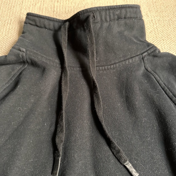 NWOT Core IO Black Crop Sweater Size Small - Picture 2 of 5